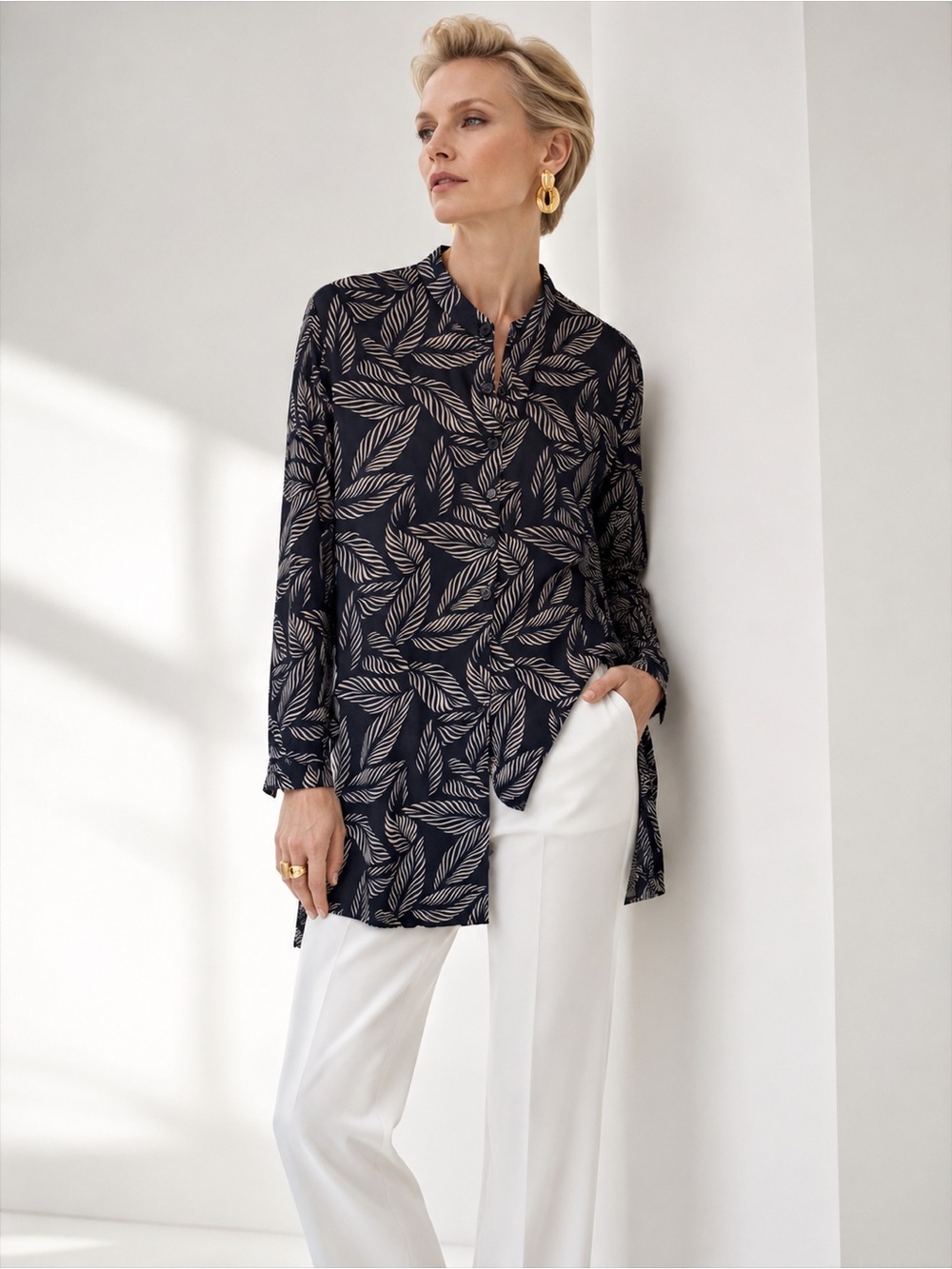 Jeannee Booher 100% Silk Leaf Print Split Hem Tunic Blouse Size 14 Black